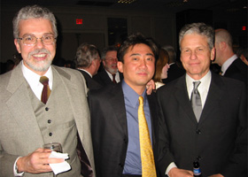 パーティにて。向かって左がチャールズ・バカンティ。右がやはり再生医療で世界的に有名な兄のジョセフ・バカンティ