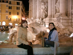 トロントのポスドク仲間ジョアンナとともに、ローマのトレビの泉へ