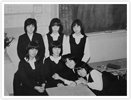 高校の友人達と(後列右)