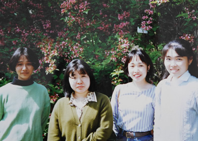 博士号を取得した頃、山本正幸研究室の後輩たちと(右から2番目)