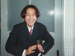 中学1年生のころ。当時はやった内田有紀の髪型を目指したはずが残念なことに・・・